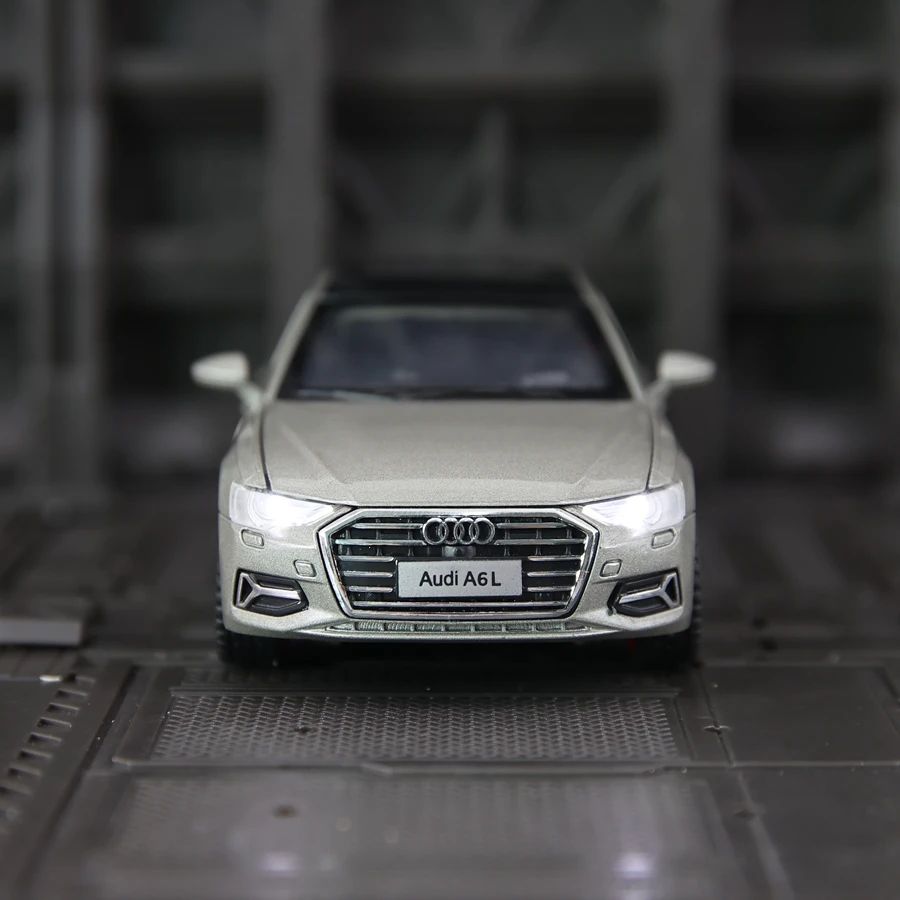 

1:32 Audi A6L alloy car model doors and the front hood and trunk door can also be opened rich in details, finely crafted