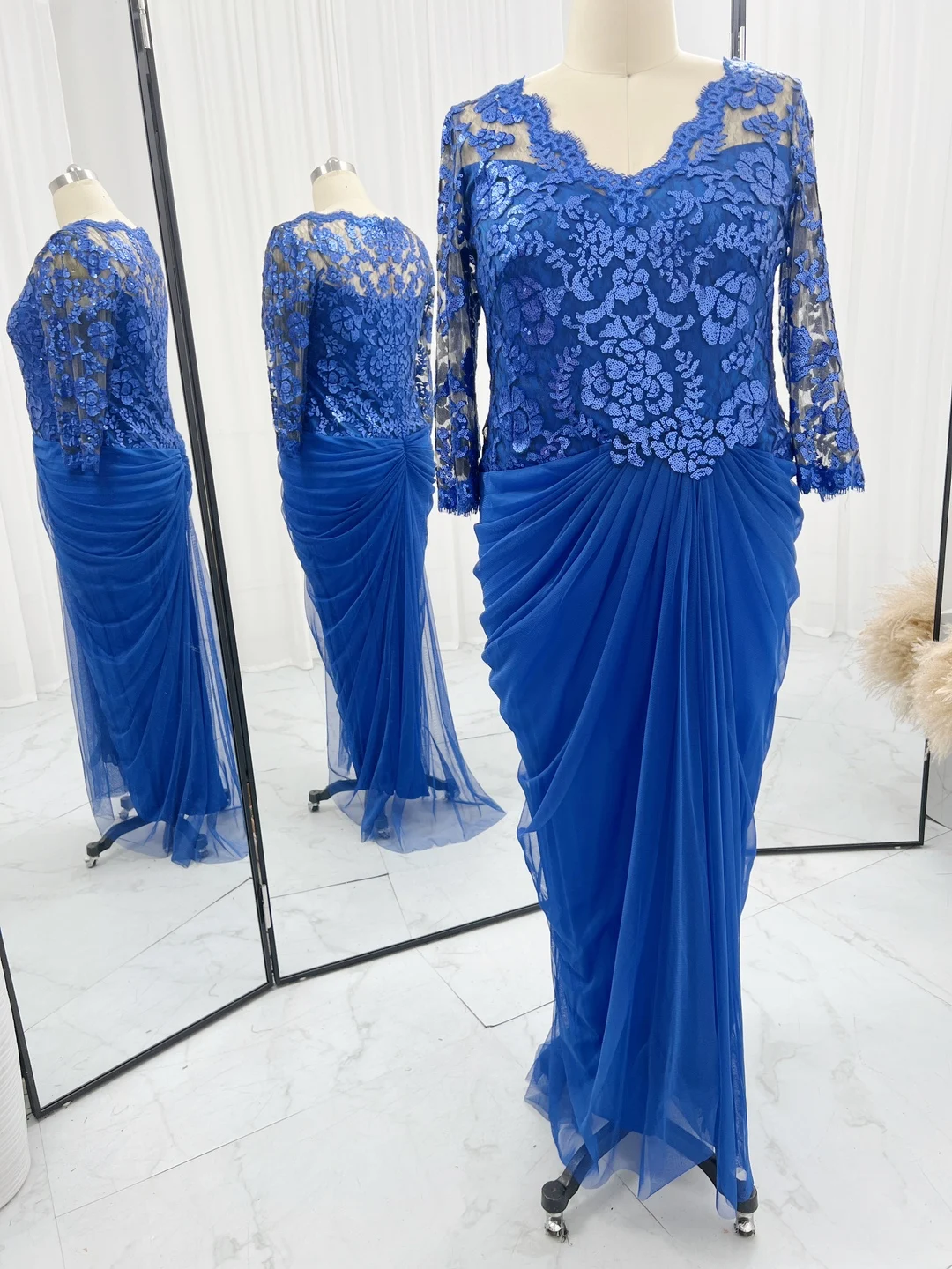 Blue High -End Long Sequins Host Mesh Fold Performance Dress M1222