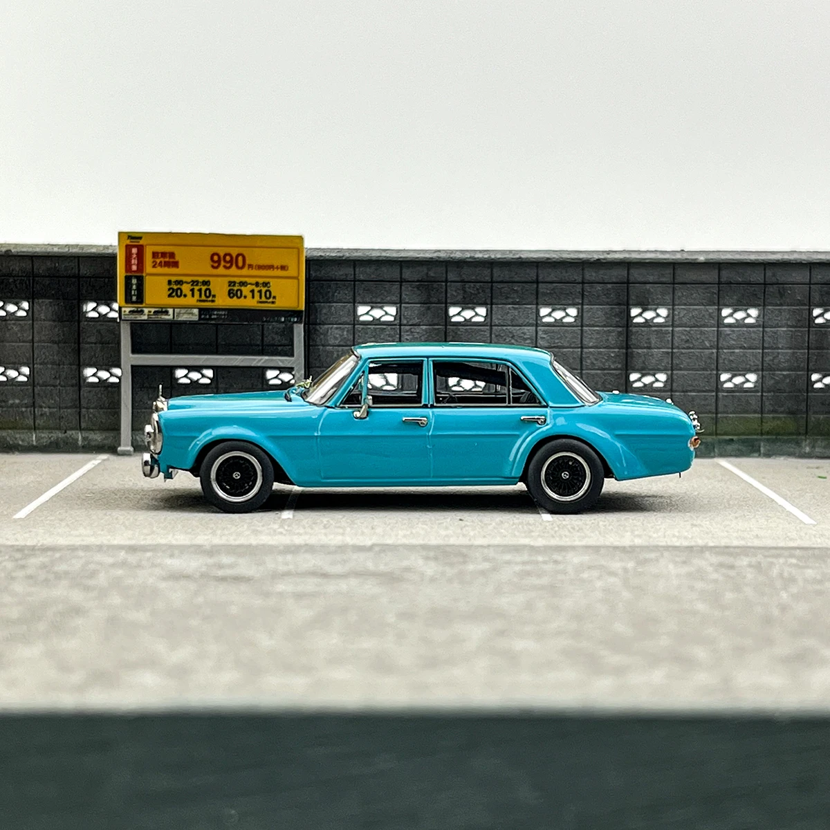 Liberty 1/64 Scale Mercedes Benz 300sel Classic Car Model Alloy Benz 300sel Toy Car Model Scene Static Decoration