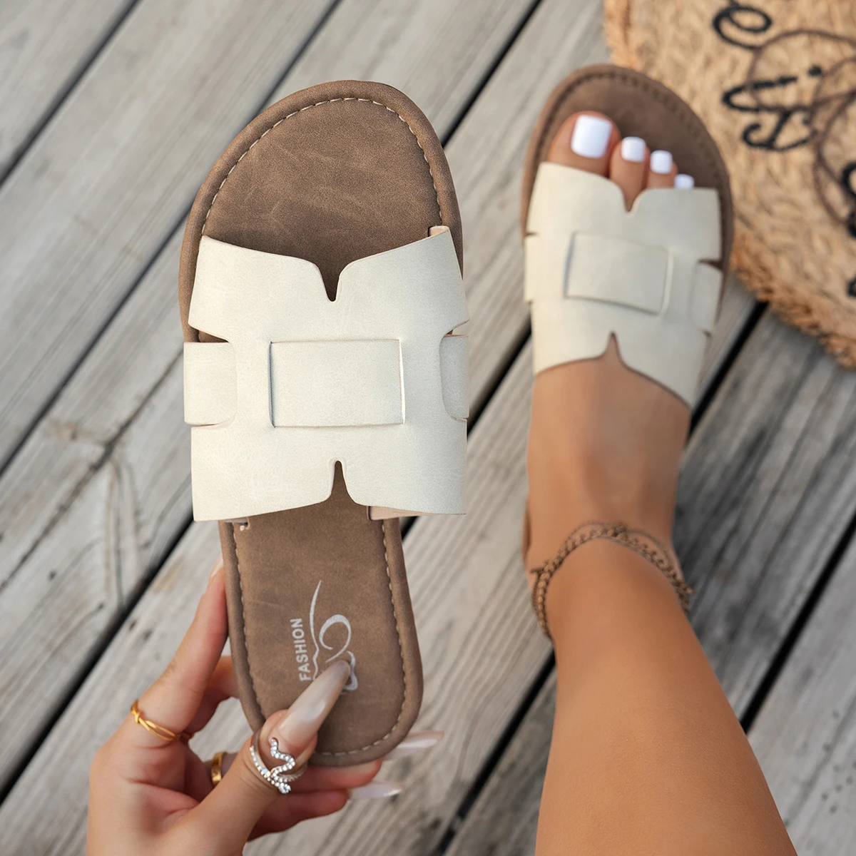 

Summer Women Casual Anti-slip Slippers Comfortable Outdoor Sandals Fashion Flat Slippers Elegant Designer Shoes New Slides Women