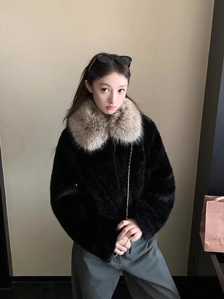 

Retro American Bla Lamb Fur Coat Women's Thiened Winter Jaet Faionable Casual Loose Fit Zipper Closure Long Sve