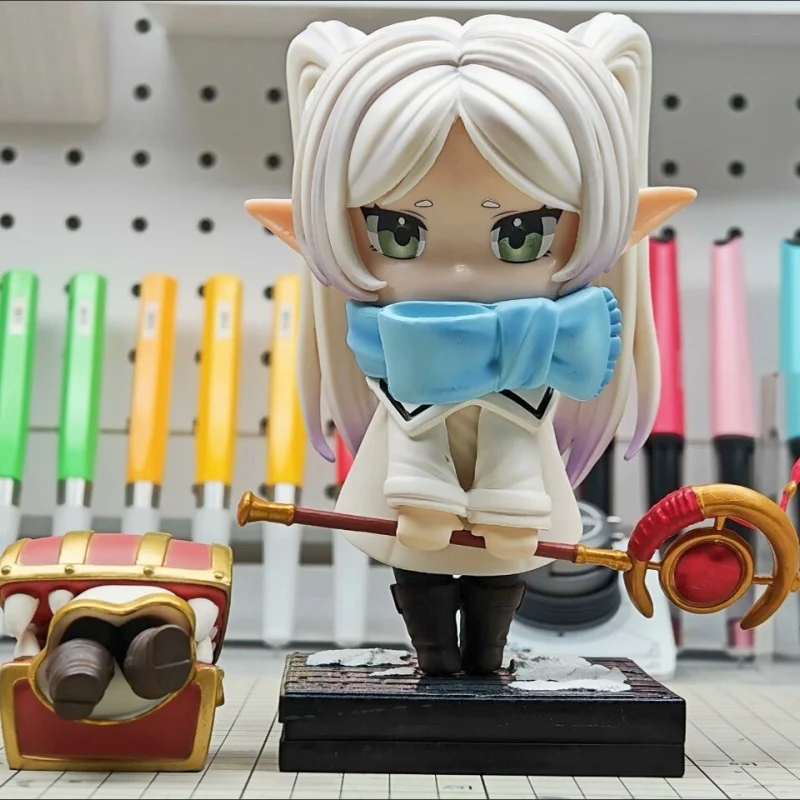 Wysokiej jakości, urocza figurka Lillian w wersji Q, w zimowych ubraniach pogrzebowych, model animacyjny 18 cm, ręcznie robiona figurka, ozdoba na biurko, prezent.