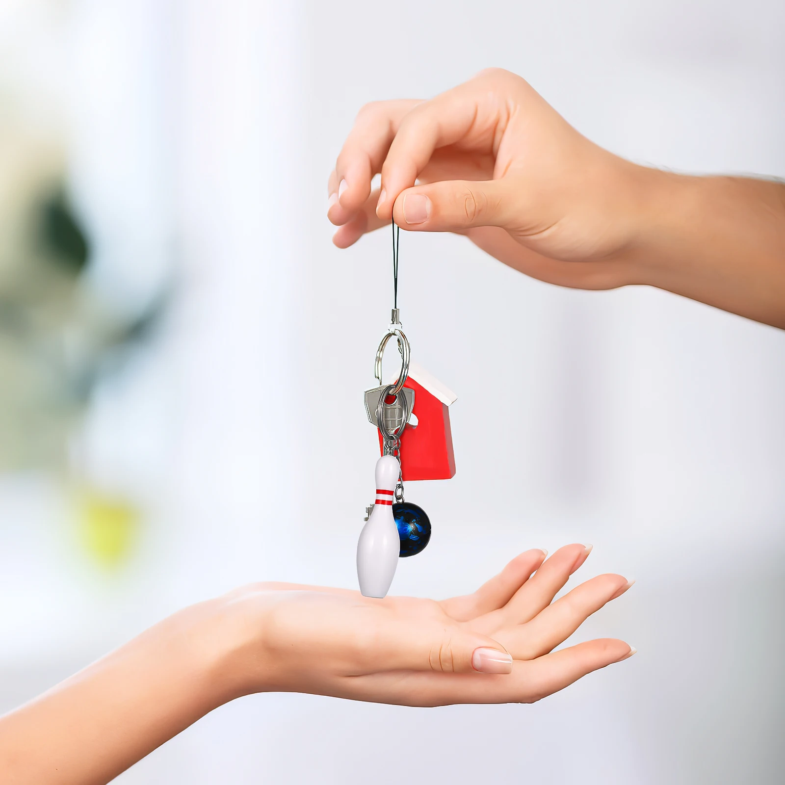 

10Pcs Bowling Keychains Creative Design Pendant Key Holders Hanging Decorations Bowling Party Favors Sport Theme Gifts