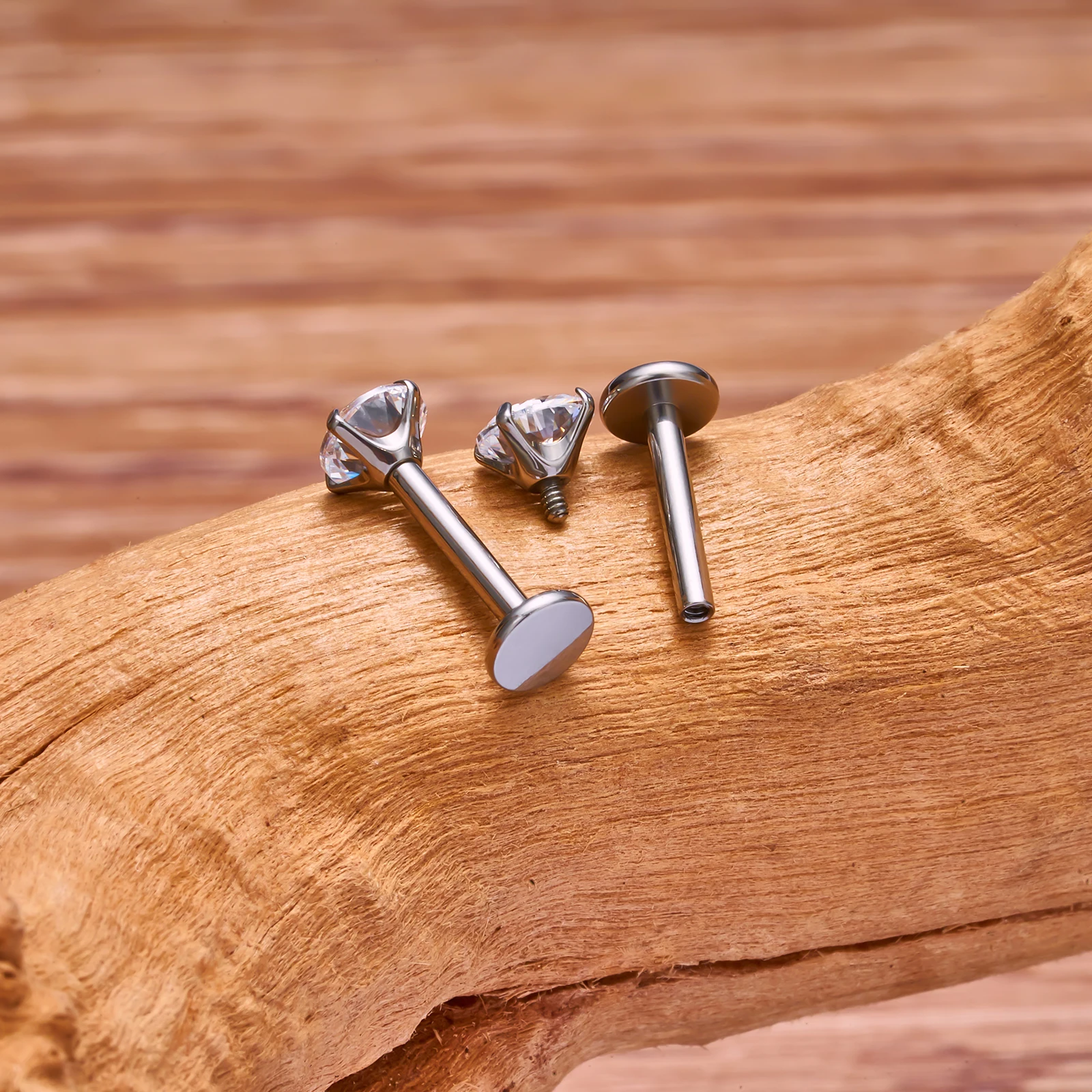 2 Stück Titan 16g Lippe Labret Piercing Kristallkugel Monroe Lippen Ohrstecker Helix Conch Tragus Knorpel Ohrringe 2/3/4mm CZ Körperschmuck – Detail 4
