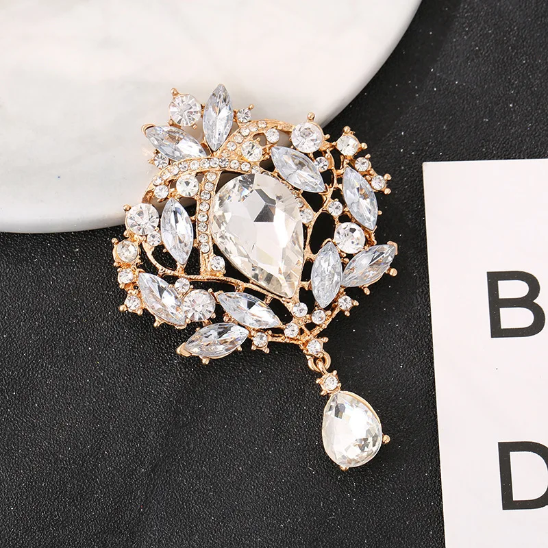 Fashionable personality trend crystal high-end temperament simple and versatile clothing brooch