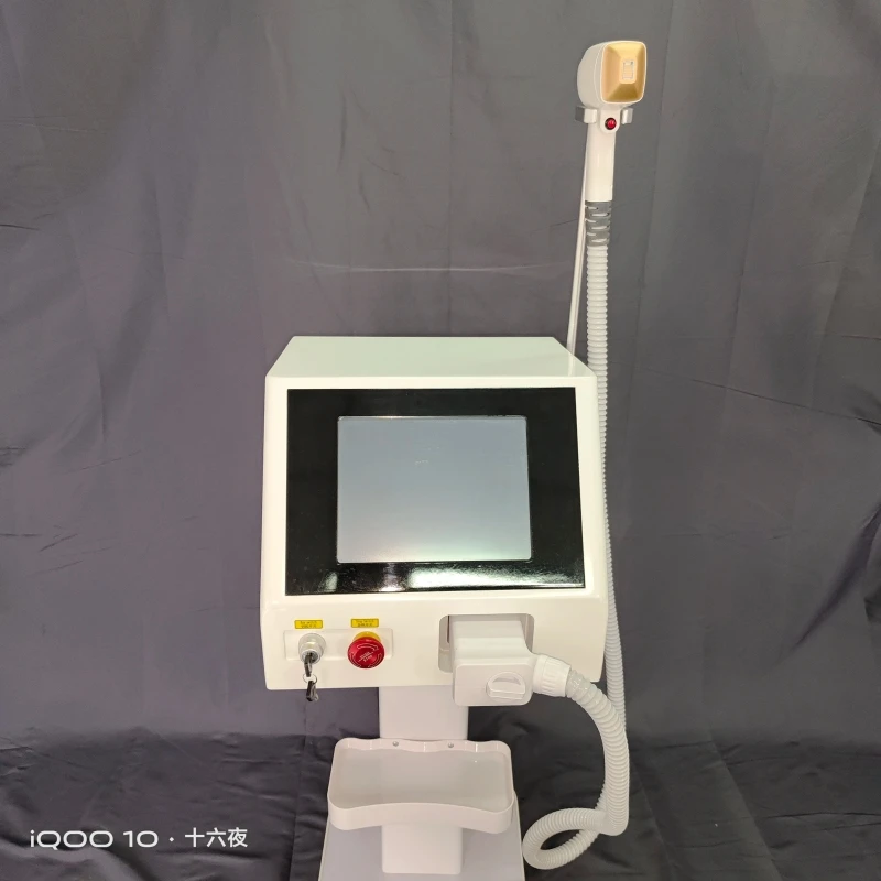 

2000W 808 755 1064 Nanometer Diode Laser Hair Removal Machine Hair Removal Beauty Instrument Ice Titanium Device For Salon CE