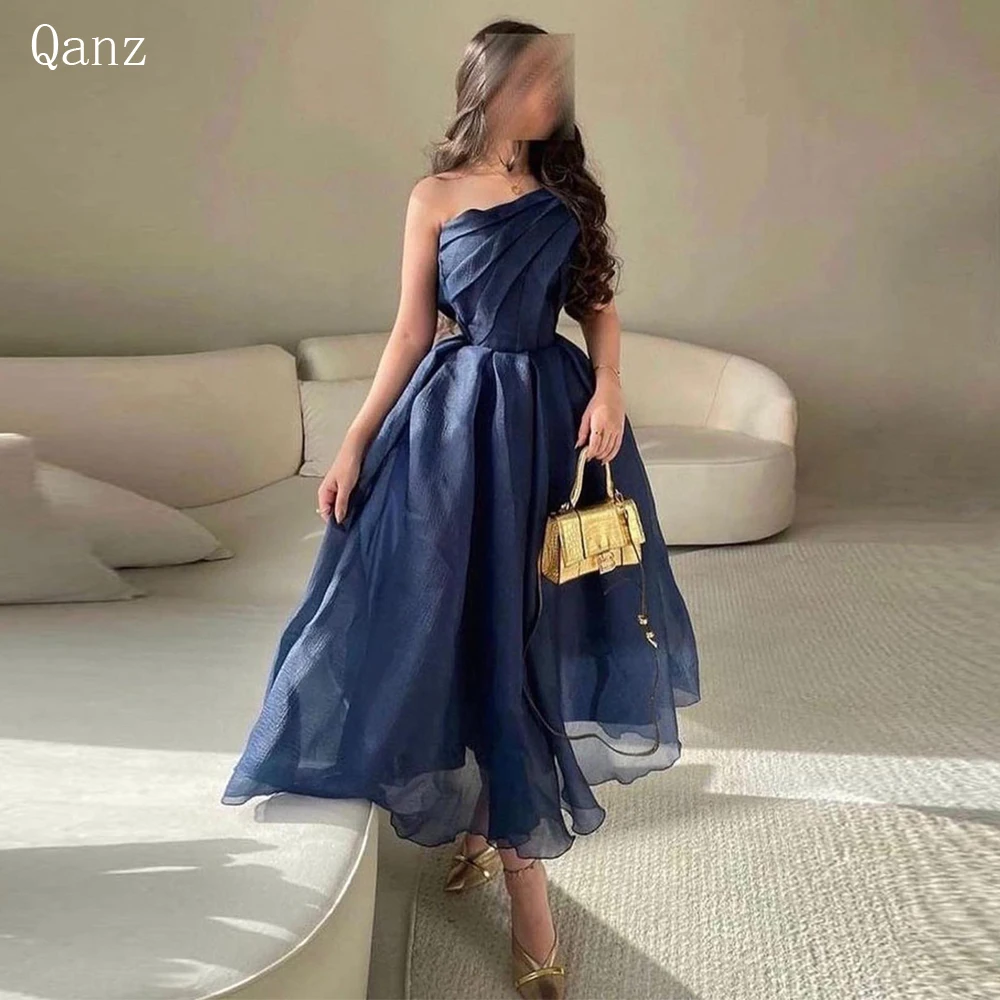 

Qanz Navy Blue Organza Tea Length Prom Dresses 2023 One Shoulder Dubai Pleat Prom Gowns Elegant Robe De Bal Vestidos De Gala