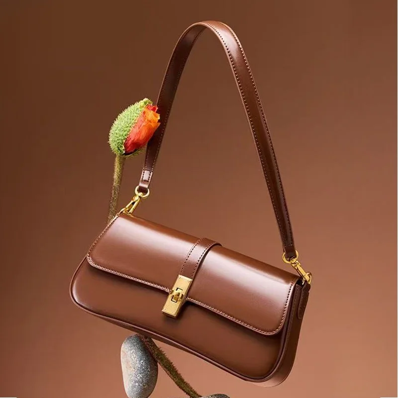 2026 new versatile single room crossbody bag with solid color metal decoration and three-dimensional effect under arm bag