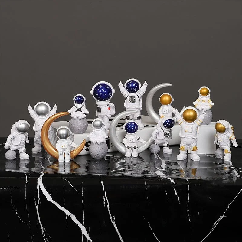 4pcs/set  Astronaut Statue Ornament Spaceman Figurines Desktop Home Decoration Astronaut Miniatures Model Car Decoration