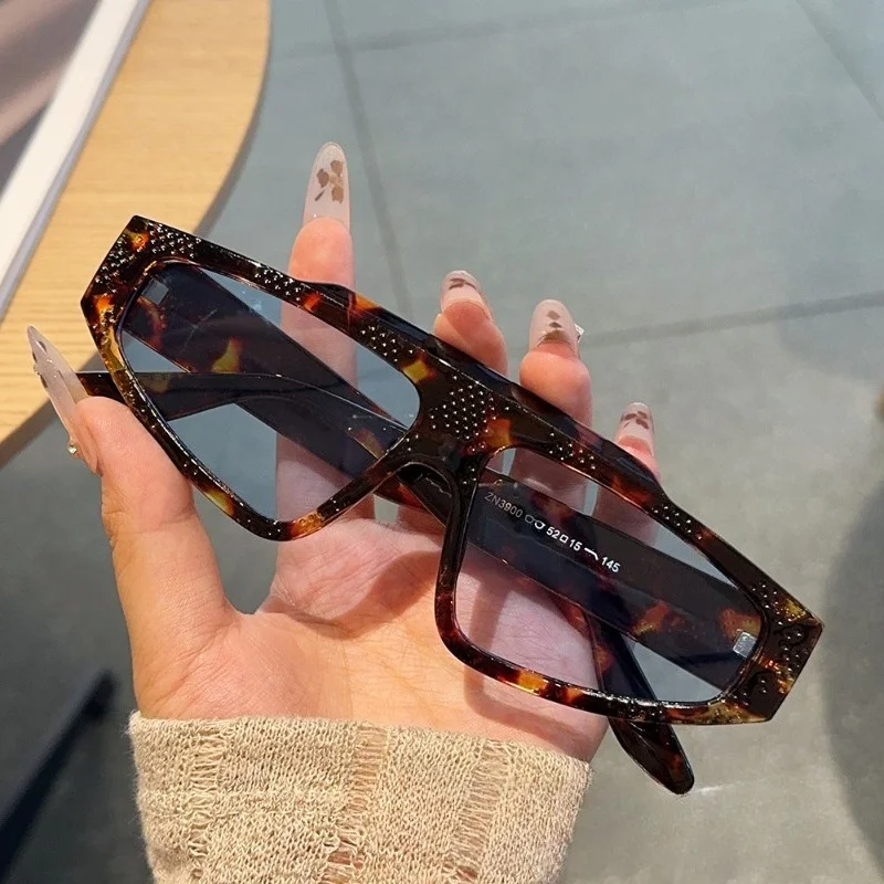 

Fashionable Sunglasses Irregular Retro Sunscreen Sunglasses Female Hip Hop Trendy Glasses