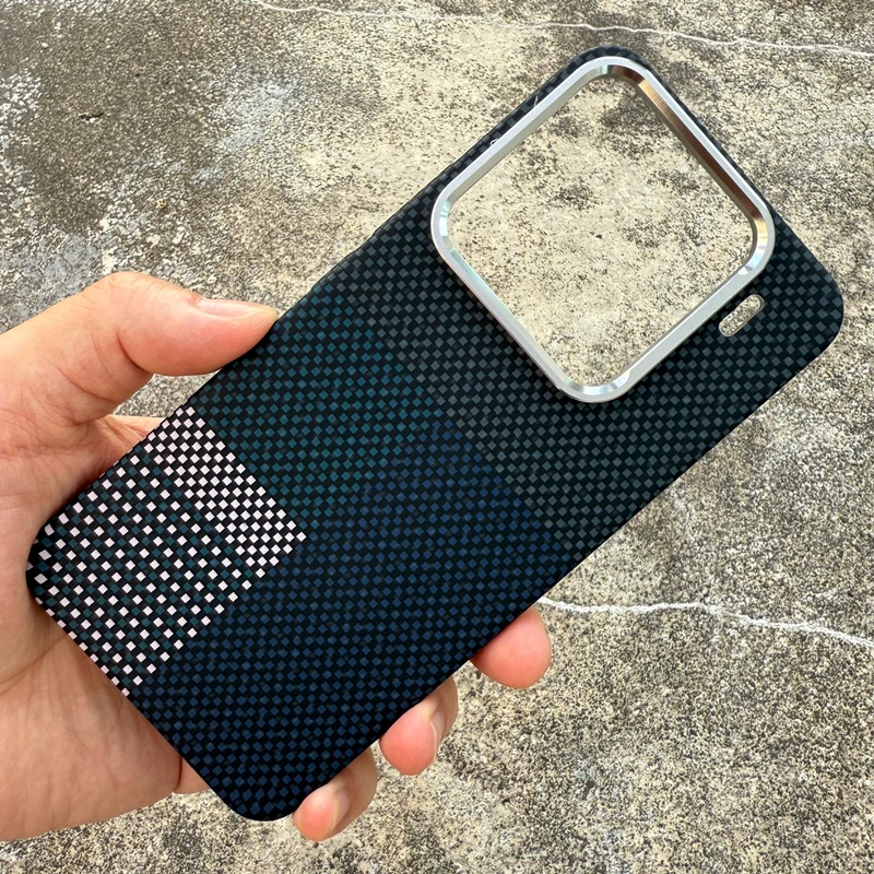Ultracienkie etui magnetyczne z teksturą włókna węglowego do Xiaomi Mi 15 Ultra Mi 15 Pro 14, twarda obudowa z obsługą magnetycznego ładowania bezprzewodowego. — zdjęcie produktu 2