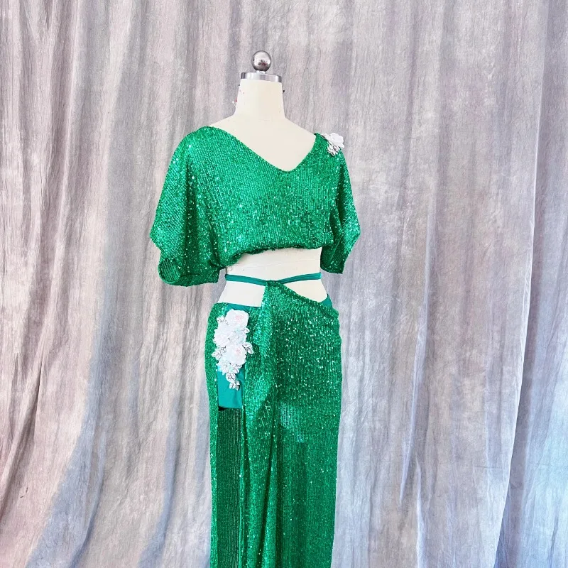 Customized Belly Dance Costumes Eastern Dancewear Practice Costume Performance Costume Group Clothes Sequin Set