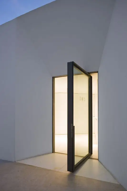 

Contemporary Exterior Pivot Door Hurricane Resistant Waterproof Noise Reduction Aluminum Alloy Frame Pivot Glass Entrance Door