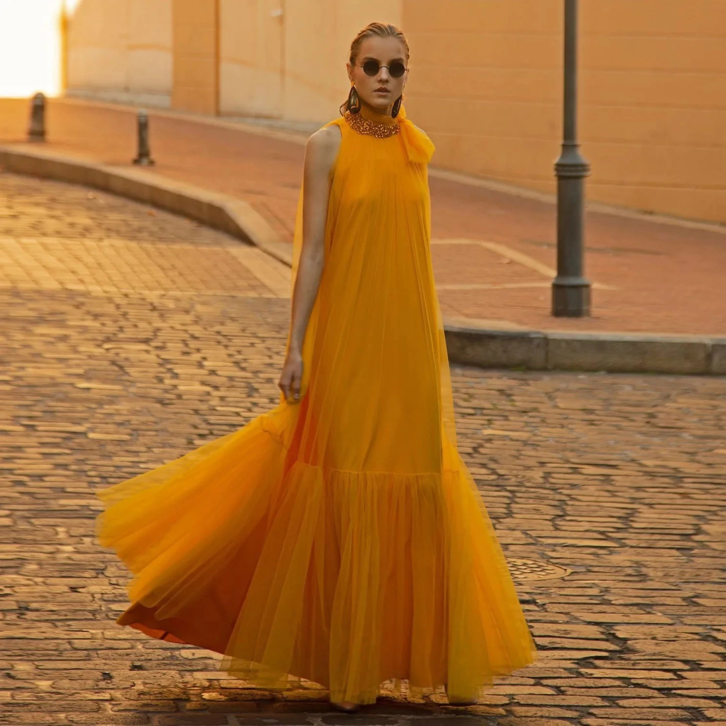 

High Couture Long Tulle Maxi Dresses To Party Beaded Neck Orange Pretty Women Party Dress Long Prom Formal Dress Off Shoulder