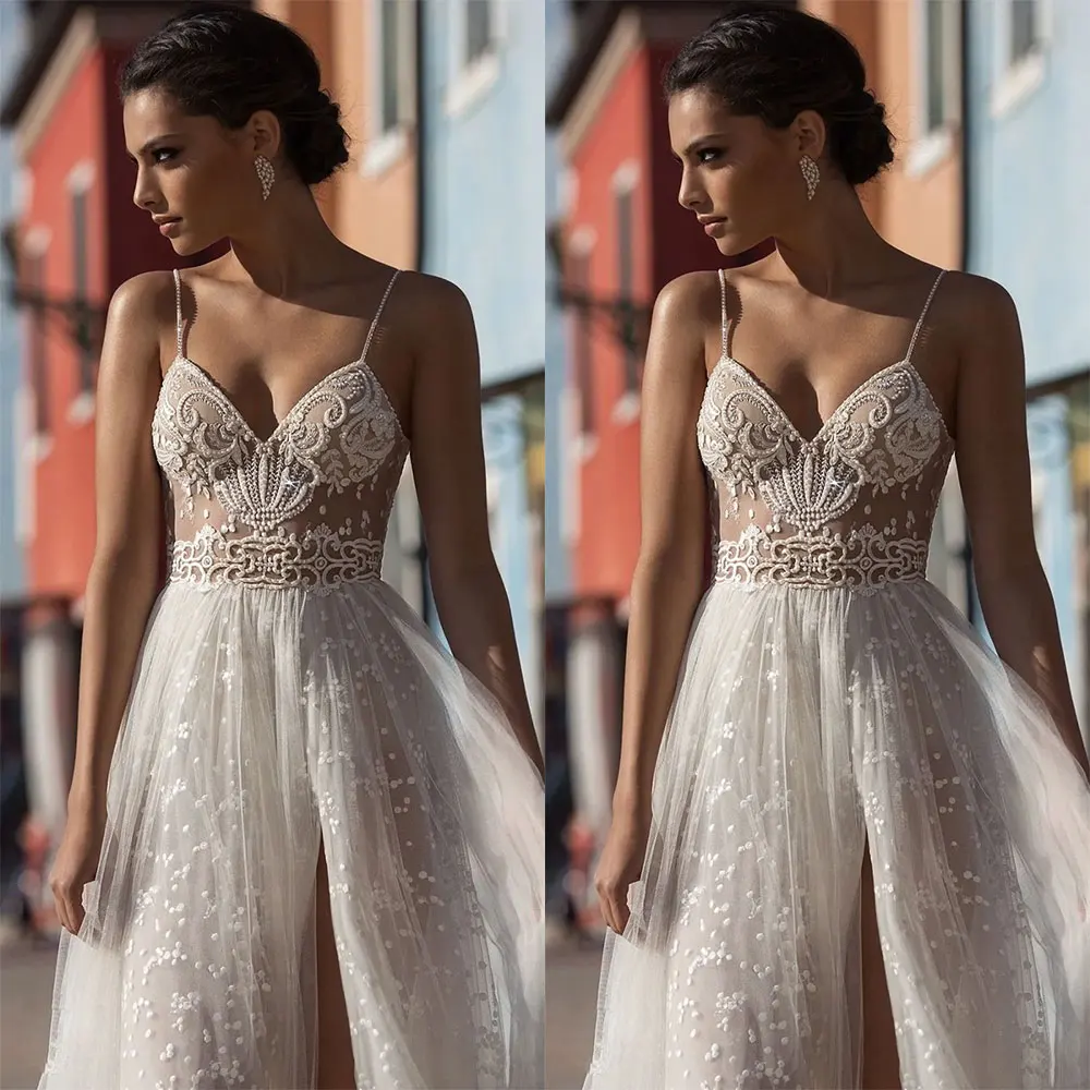 Semplice spiaggia a-line abiti da sposa spacco laterale cinghia di spaghetti Illusion Tulle Boho abiti da sposa Sweep Train Pearls Backless 2024