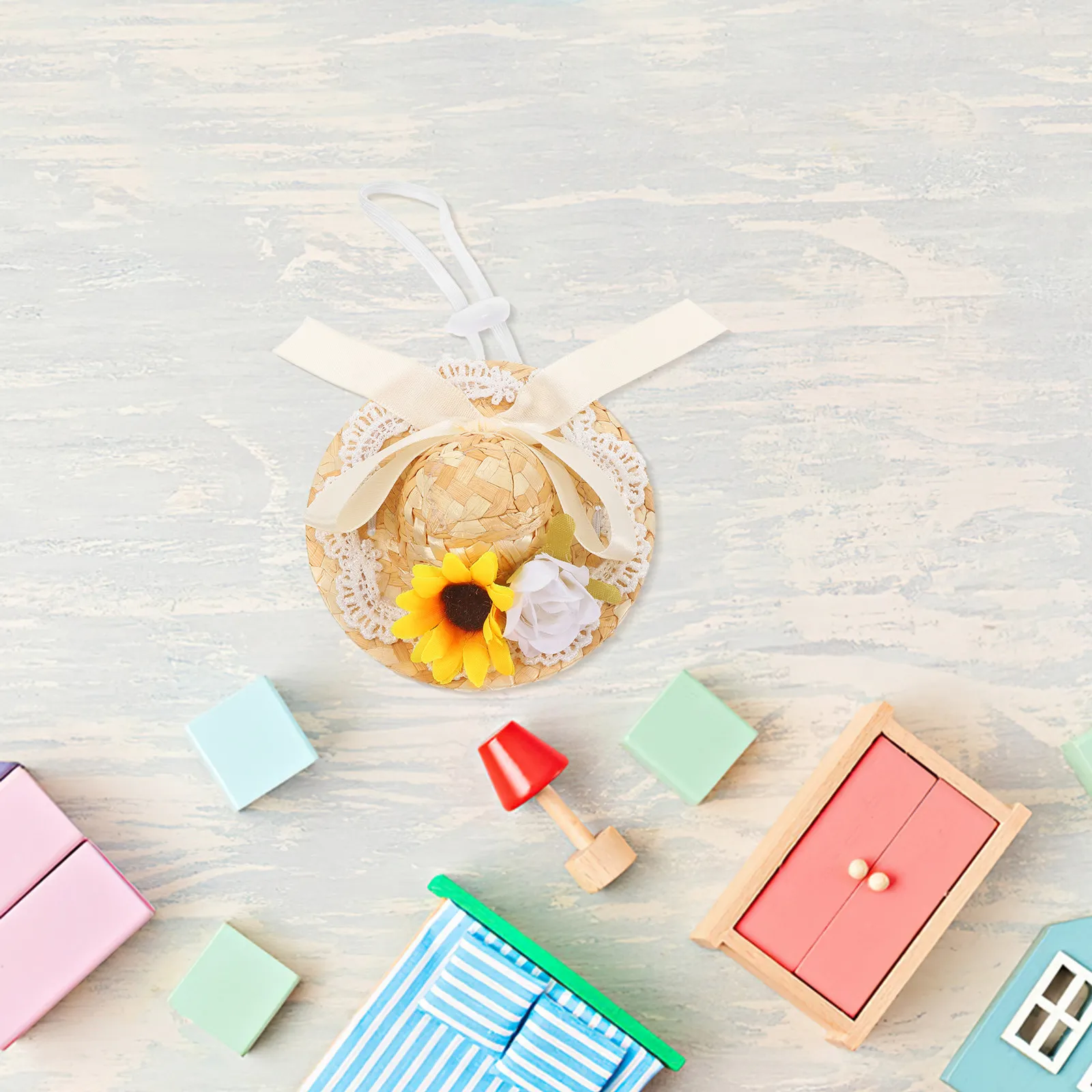 

Миниатюрная плетеная шляпка от солнца для летнего образа, аксессуар с бантом и искусственным цветком, элегантная и стильная, диаметр по внутреннему краю 4 см, ротанг