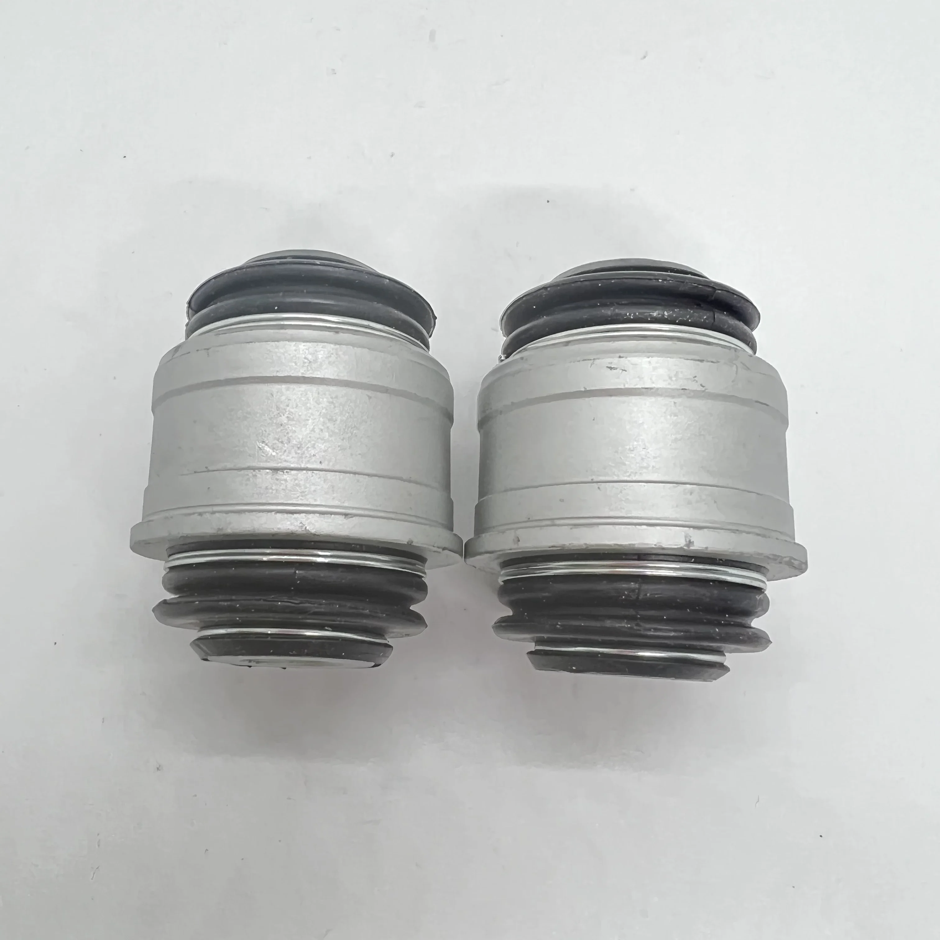 

Задняя втулка овечьего рога, втулка переднего стабилизатора стабилизатора поперечной устойчивости для Cadillac Chevrolet Malibu Opel Insignia 84107273