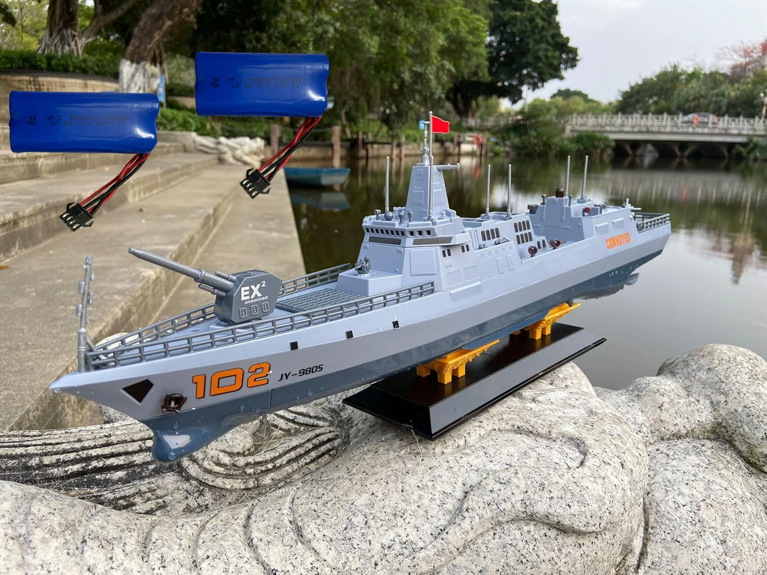 Large 60CM remote-controlled warship model with remote-controlled water jet boat model for fun summer entertainment water simula