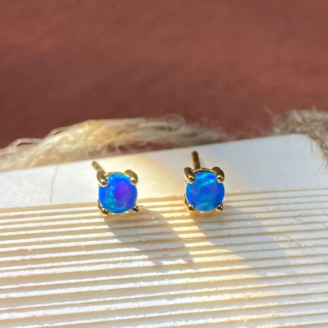 

Opal Stone Stud Earrings S925 Silver Sterling Silver Delicate Raise Ear Piercing Temperament All-match Hypoallergenic Earrings