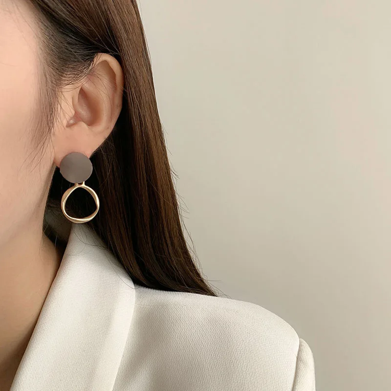 Fashionable Vintage Ear Clip for Women Without Ear Holes, Advanced Sense, Small and Long Style Tassel Temperament Earrings 2023