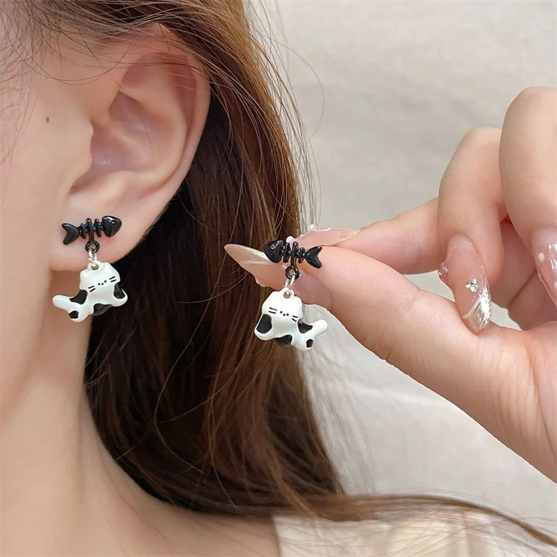 Funny Simple Black White Cat Fish Bone Stud Earrings For Women Sweet Pumpkin Lantern Pendant Earrings Aesthetics Party Jewelry