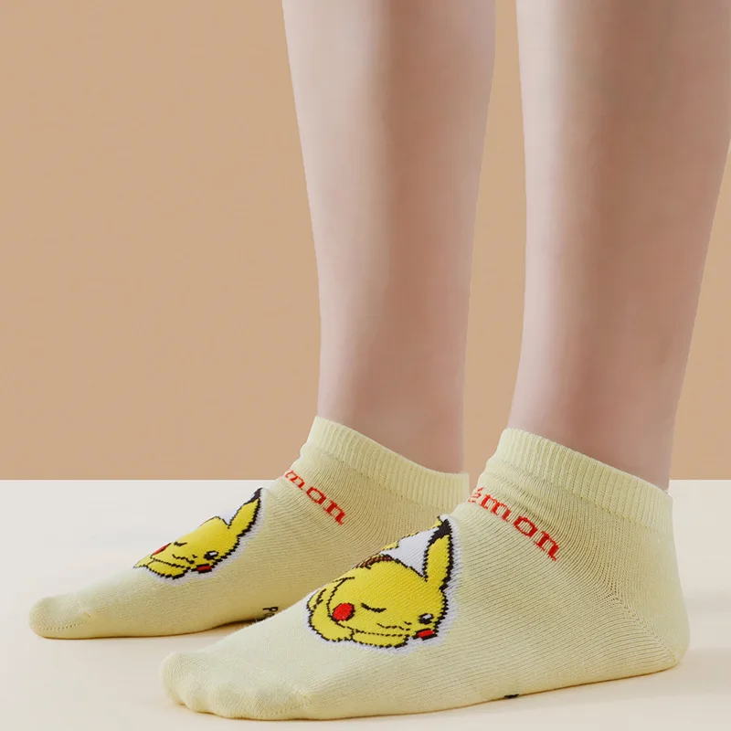 6/12 Paar neuartige und interessante Pokémon-Familien-Cartoon-Anime-Muster für Männer und Frauen, lässige Outdoor-Paar-Socken – Detail 7