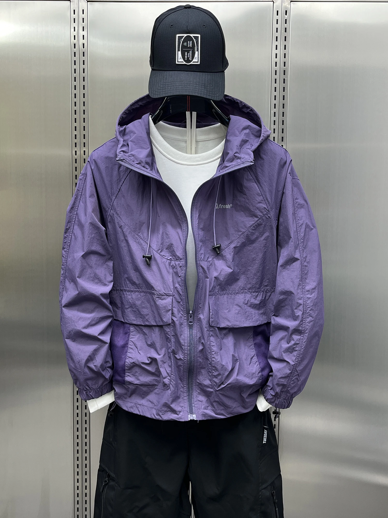 

Мужская летняя куртка-ветровка 2025: Свободный крой, модная, с защитой от солнца, с капюшоном, дышащая, тонкая, для активного отдыха