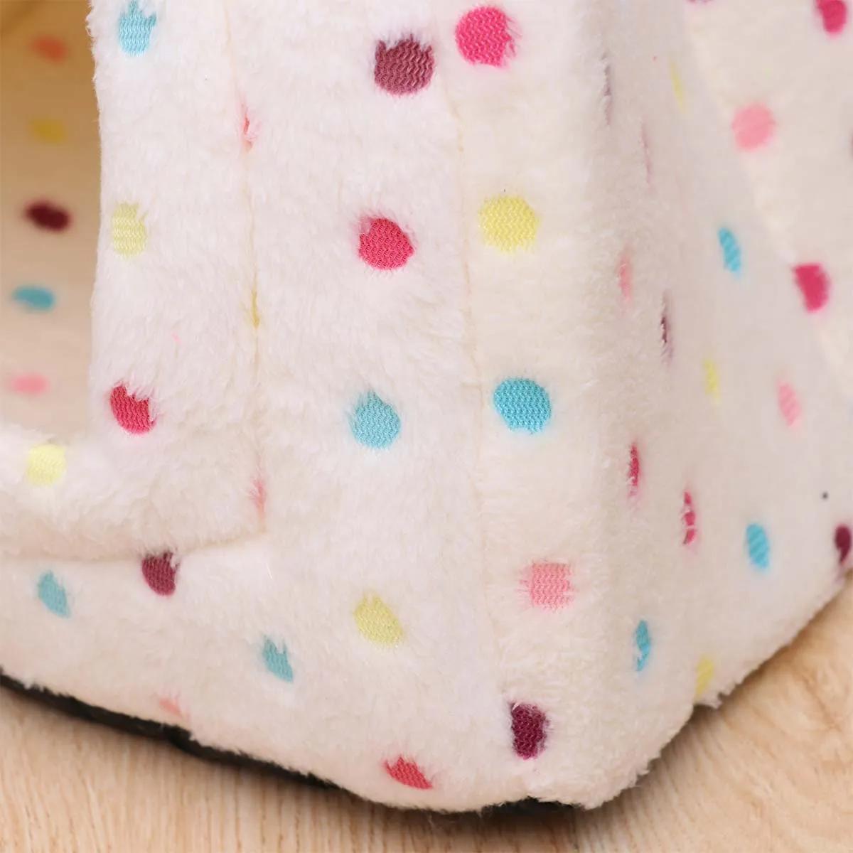 

Triangular Dog House Cat Kennel Four Seasons Soft Bed Cave Pet Supplies Accessories Warm Winter Comfort