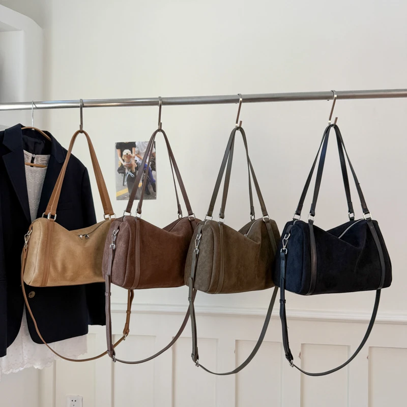 Damen-Handtaschen mit großer Kapazität, lässige Retro-Umhängetaschen aus Wildleder mit Reißverschluss, einfarbige Schultertaschen für den Alltag. – Detail 22