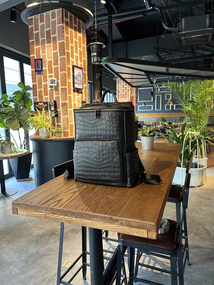 European And American Fashion Top Layer Cowhide Stone Pattern Embossed Backpack Large Capacity Business Style Computer Backpacks