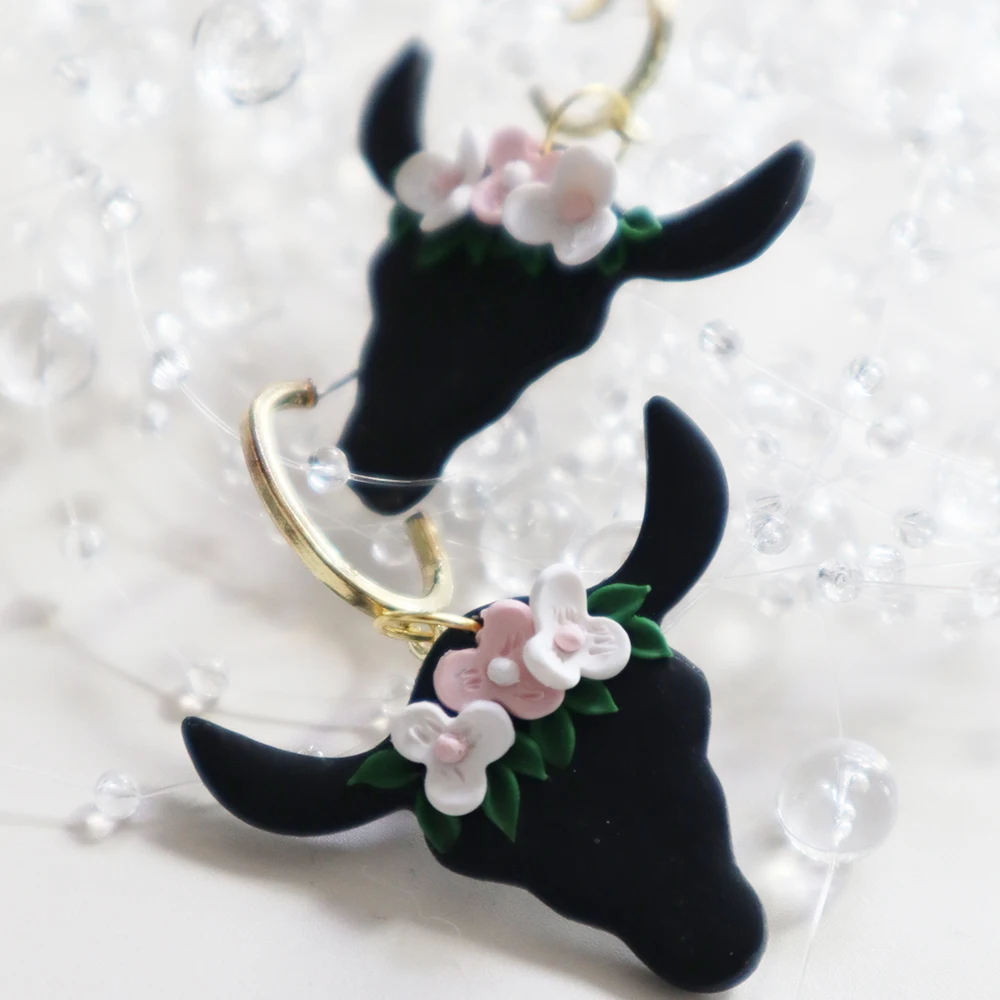 

2025 New Fashion Flower Wreath OX Head Earrings For Women Girls Simple Handmade Clay Cow Pendant Dangle Earrings Earring Jewelry