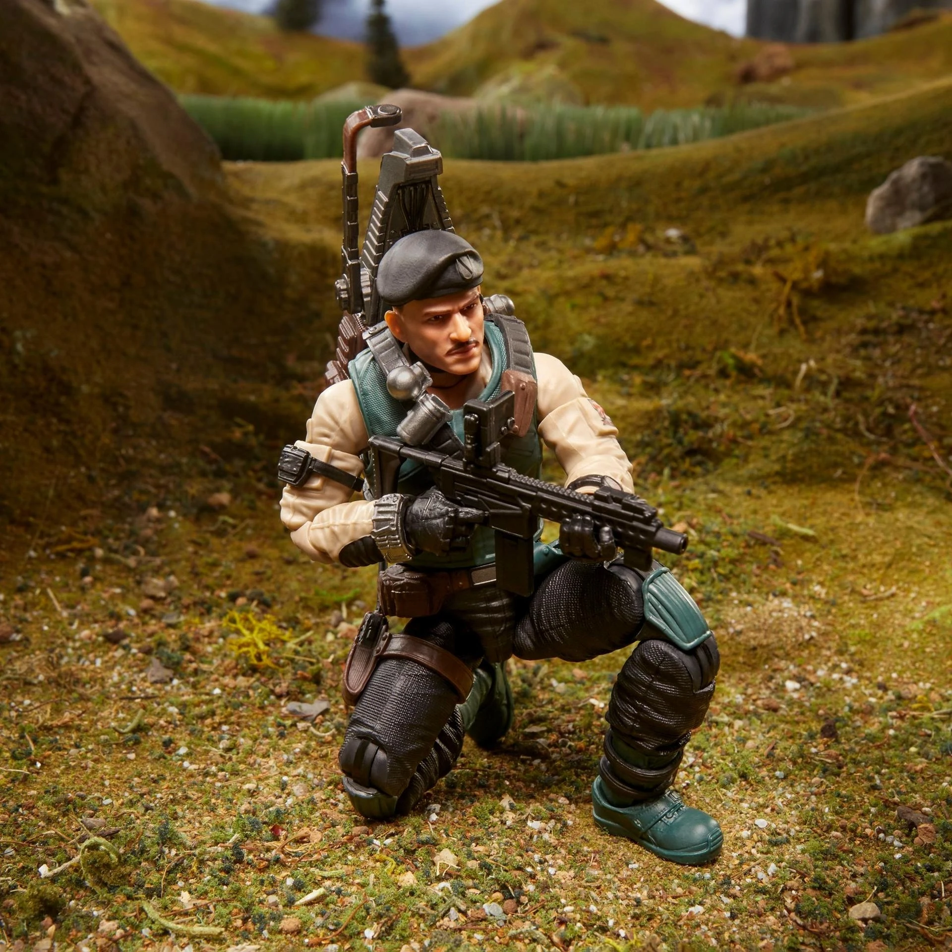 

Hasbro GI Joe Classified Series #149 Dial-Tone Collectible 6 Inch Action Figure Toy with 6 Accessories Gift