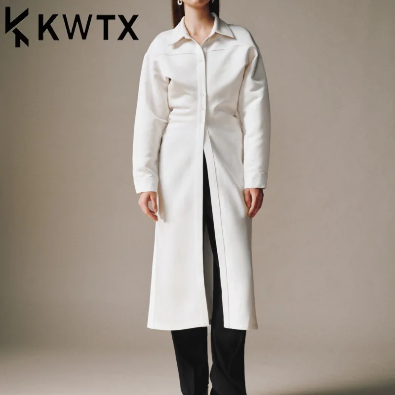 

KWTX женская белая длинная рубашка-пальто плиссированное с высоким разрезом и лацканами повседневное элегантное роскошное дизайнерское пальто весна-лето 2025 модный шикарный стиль