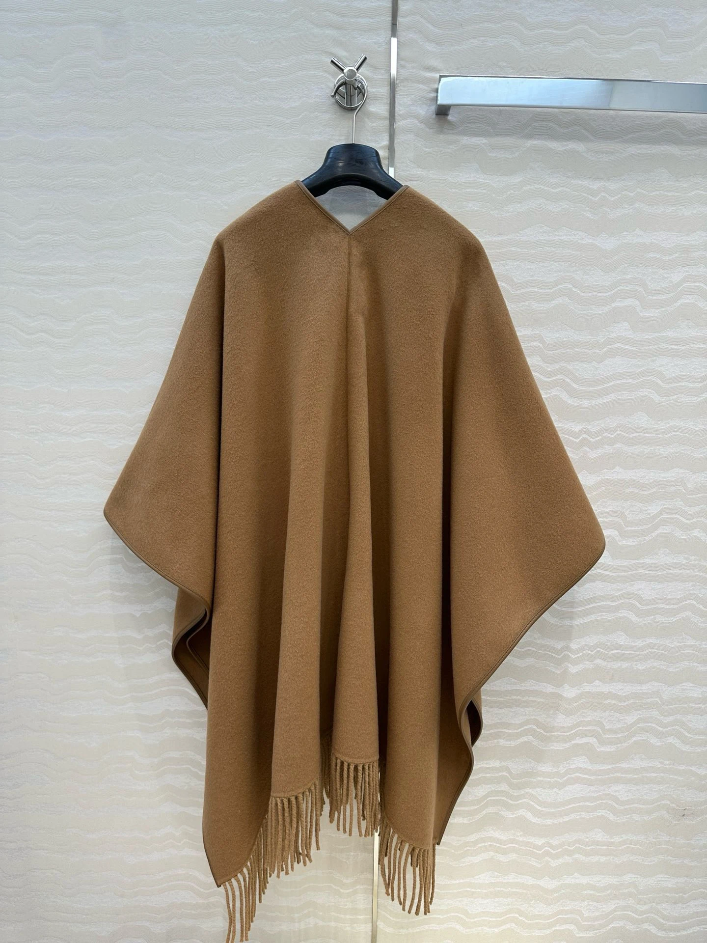 2026 Autumn/Winter New Women's Double sided Cashmere Shawl Cape with Spliced Sheepskin Edging. Tassel decoration. High quality