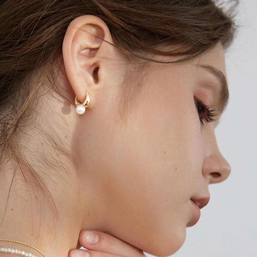

Retro Advanced Pearls Dangle Earrings For Women Fashion Creative Exquisite Ear Stud Jewelry A Gift