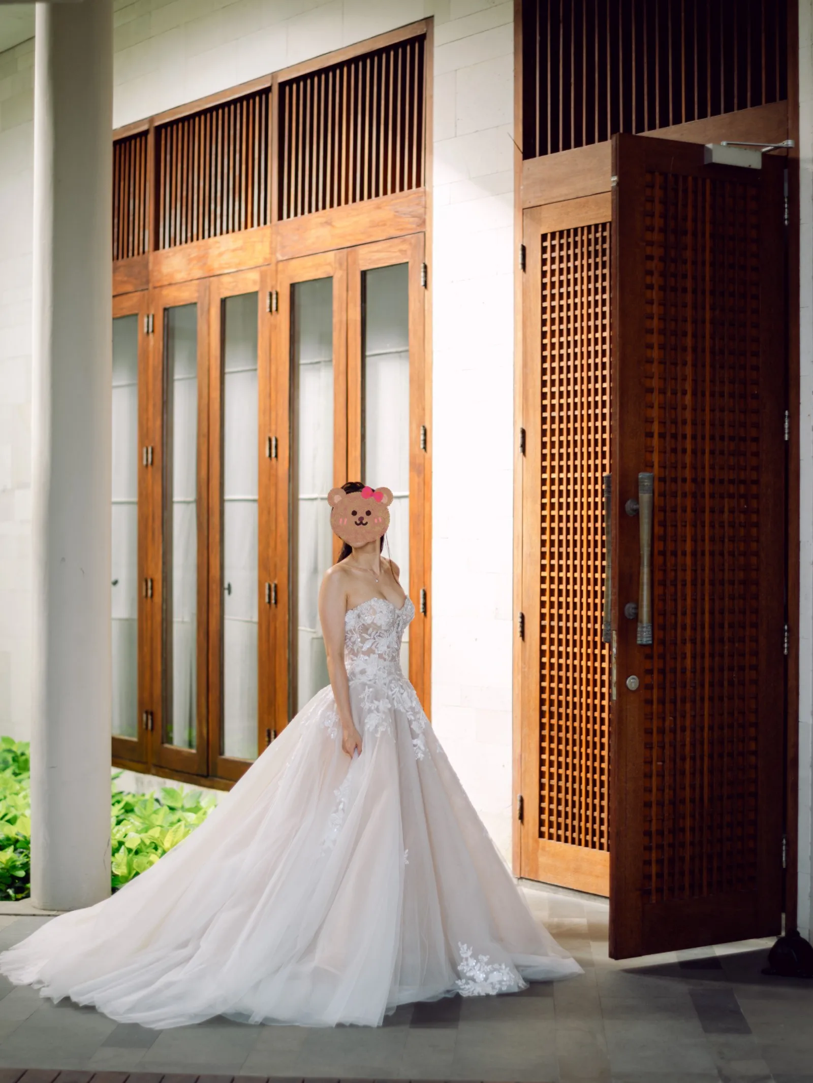 Customized 2026 White Princess Dress With Sweetheart Neckline Backless Shoulder Lace Decal Decoration And Embroidered Yarn Skirt