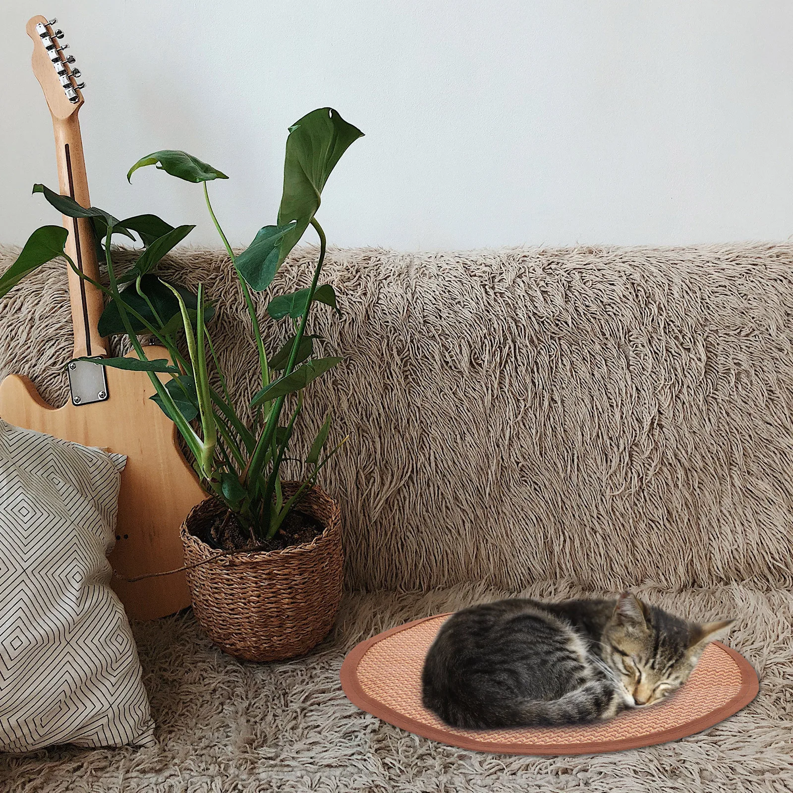 

Summer Pet Cooling Mat Dog Cat Bed Breathable Lightweight Natural Straw Material for Indoor Outdoor Use Small Size Comfortable