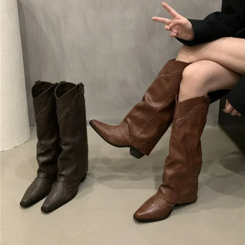 Vintage Brown V Buckle Chelsea Botas Fashion Pointed Toe Western Cowboy Boots Rivet Design Pipe Boots for Women Non-slip Boots