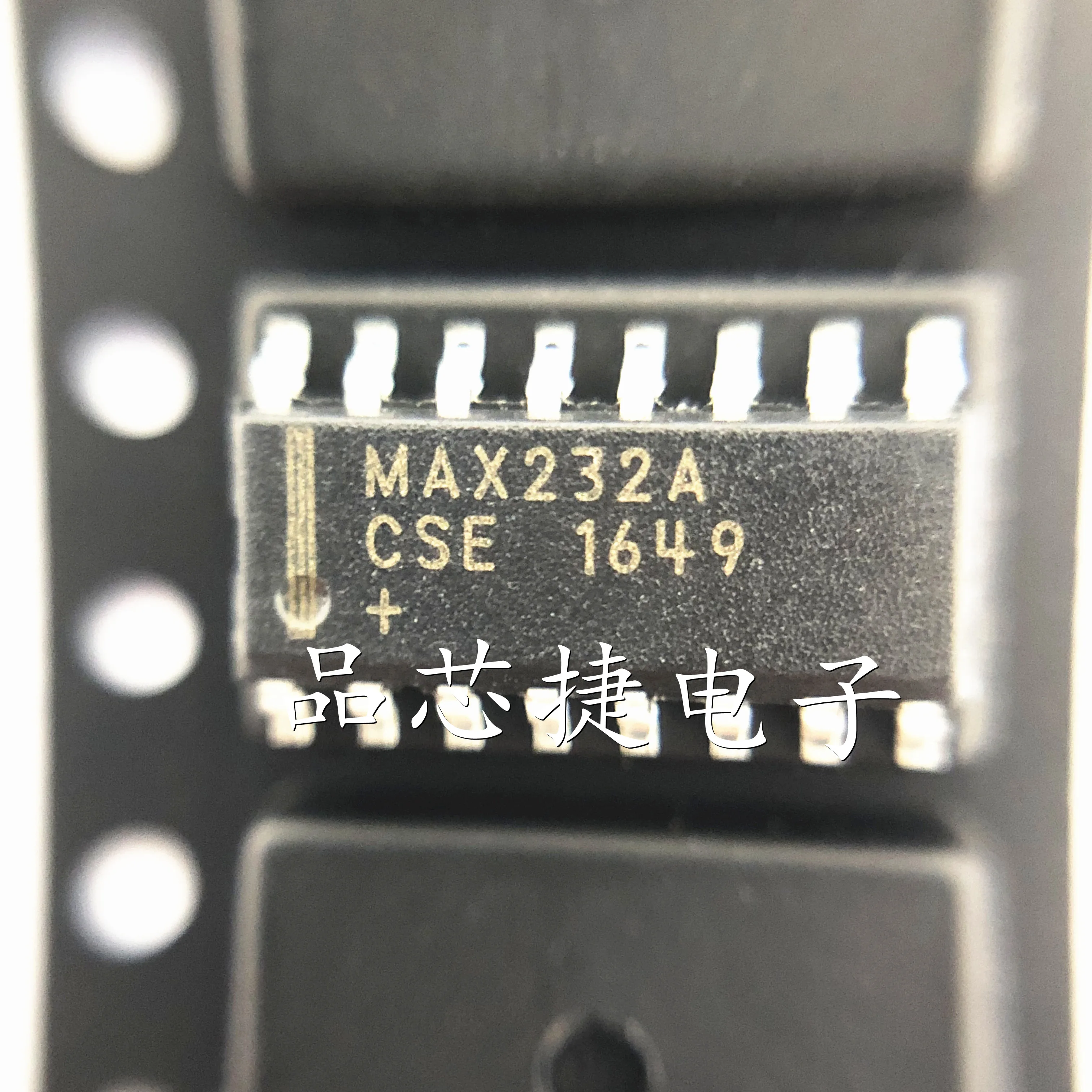 

10pcs/Lot MAX232ACSE+T Marking MAX232A CSE SOIC-16 Multichannel RS-232 Drivers/Receivers