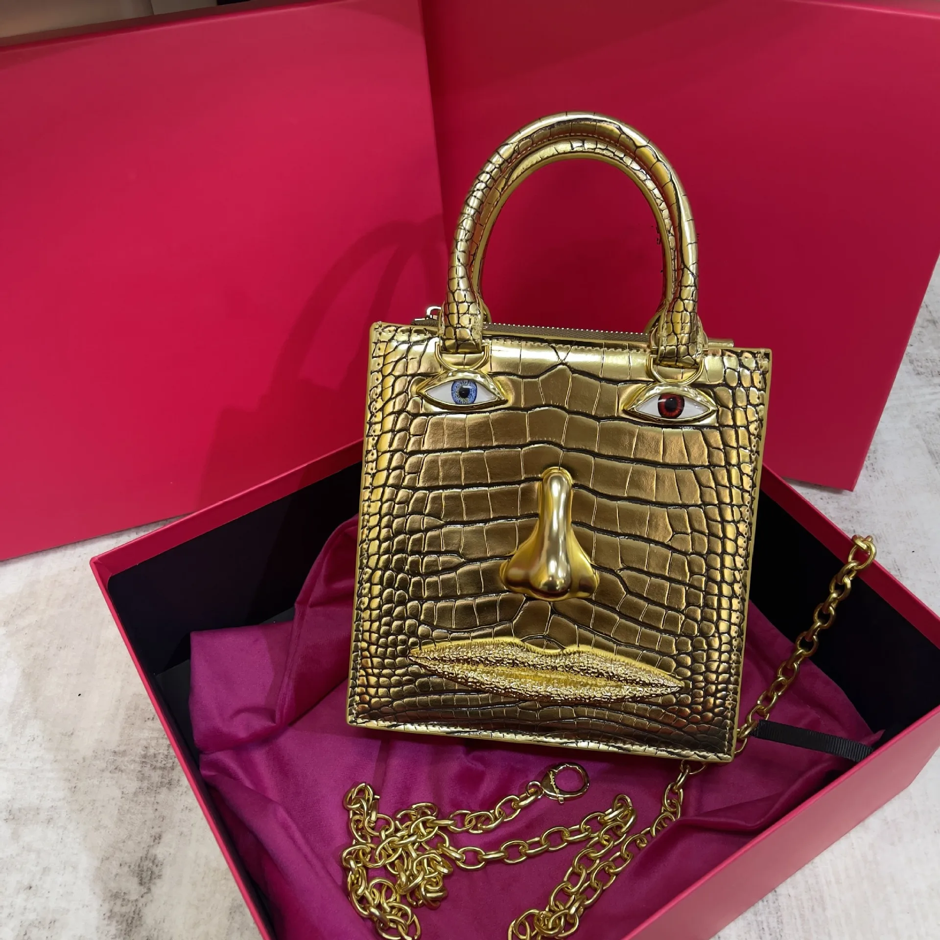 Master Quality,Designer Fashion Leather Handbag Unique Facial Features Trendy Personality Women's Handbag Stylish Bag,gold color