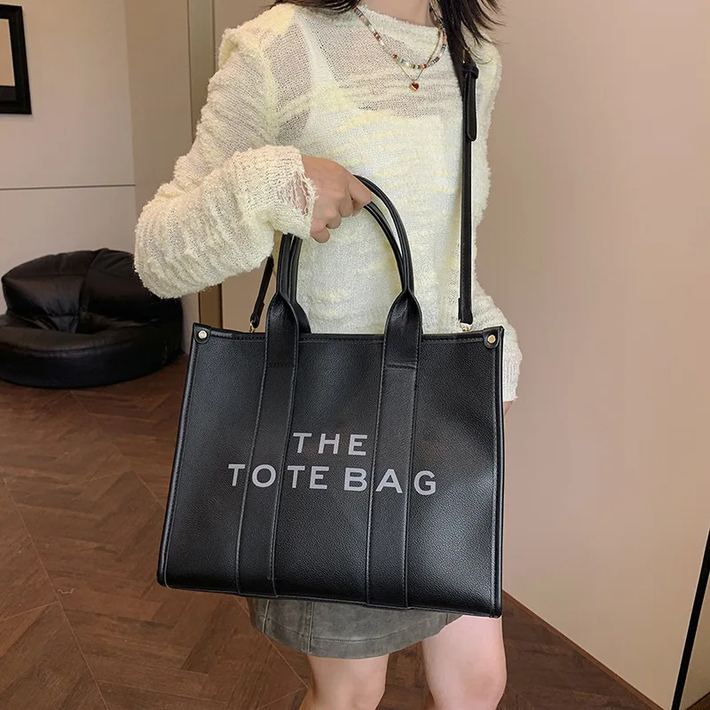 Minimalistische Einkaufstasche mit Monogramm für Damen, geräumige Einkaufstasche aus Leder, vielseitige Schulter- und Handtragetasche, schick und lässig