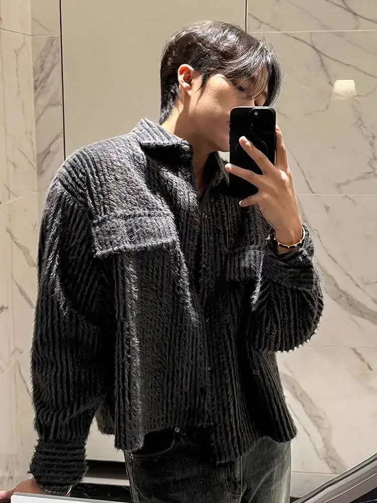 

2025 зимние нишевые дизайнерские мужские короткие куртки в полоску в стиле сафари с отложным воротником, однотонное свободное мужское пальто, сохраняющее тепло