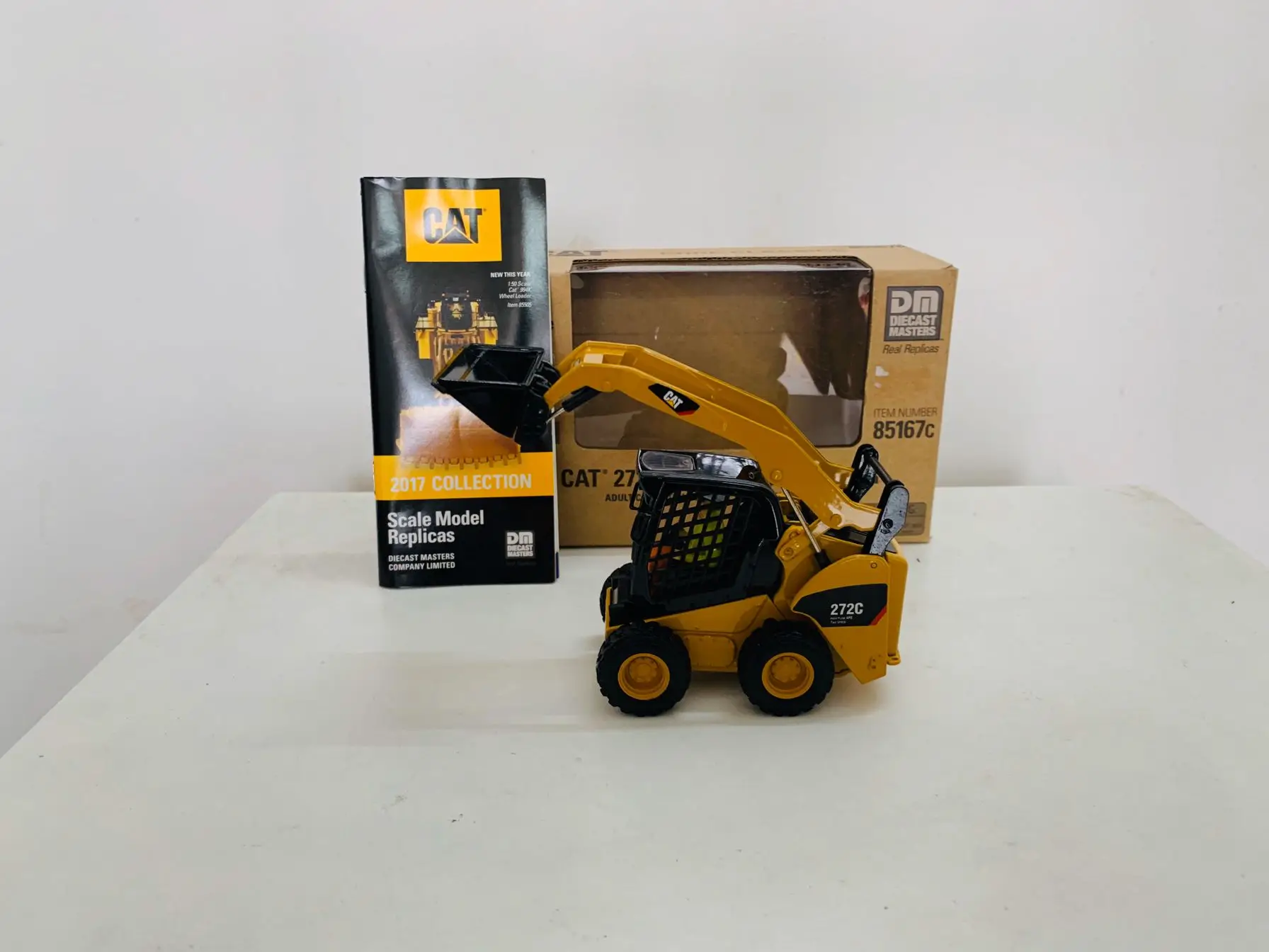 DM 272C Skid Steer Loader 1:32 Scale Metal By DieCast Masters 85167C Collectible Model New in Box