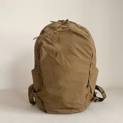 New Korean Outdoor Backpack Lightweight Nylon Versatile Travel Backpack for Men and Women