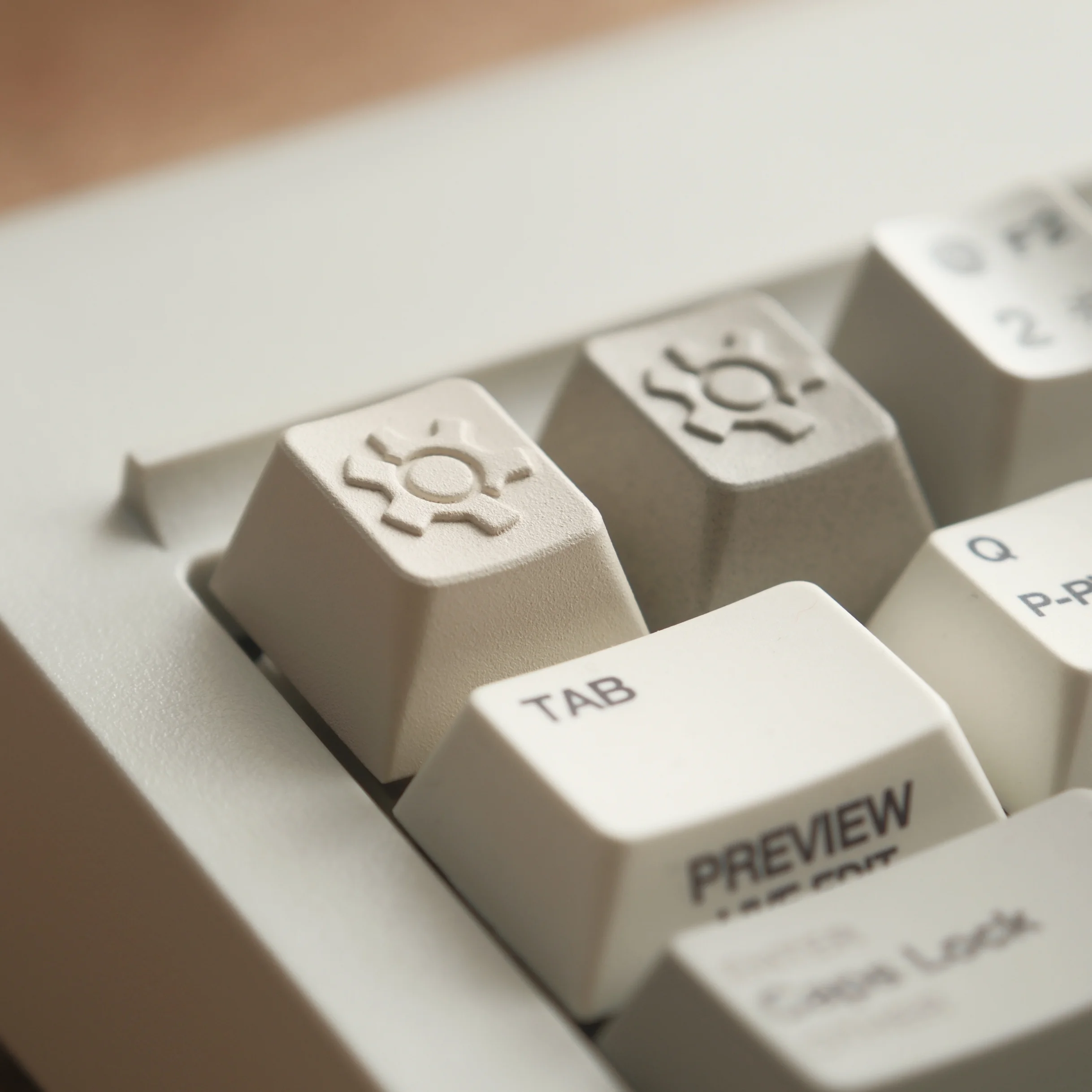 

Retro metal keycaps, simple and personalized ESC metal keycaps CNC keycaps Original R4 mechanical keyboard