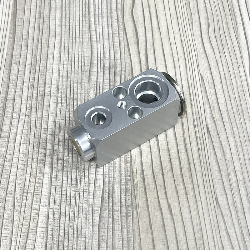 1PC 0998300100 Car accessories A/C Expansion Valve Block For Mercedes W205 C180 C300 C43 AMG C63 AMG E63 AMG S CLS450