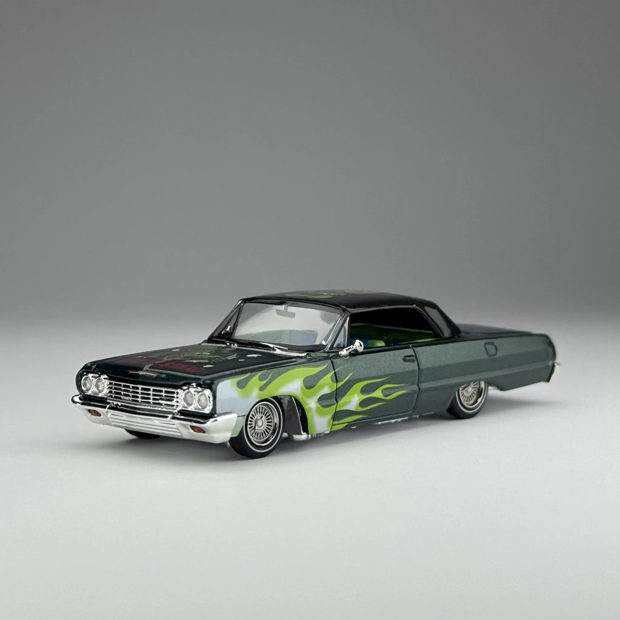 Diecast FW 1:64 Scale Chevrolet Impala Jump Car Alloy Car Model