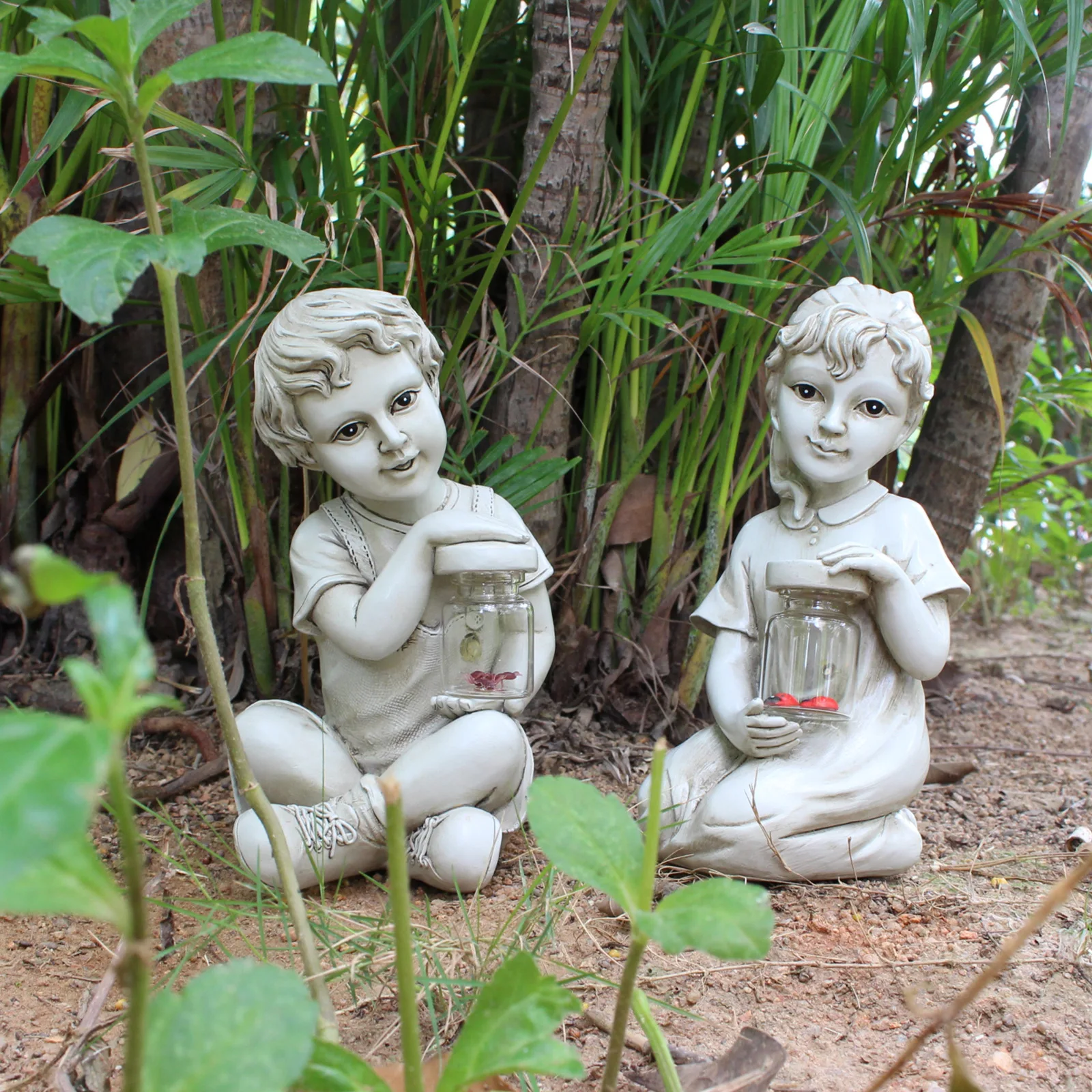 ‌Handmade Ant Boy & Girl Lamp - Unique Solar Decor for Fairy Gardens‌