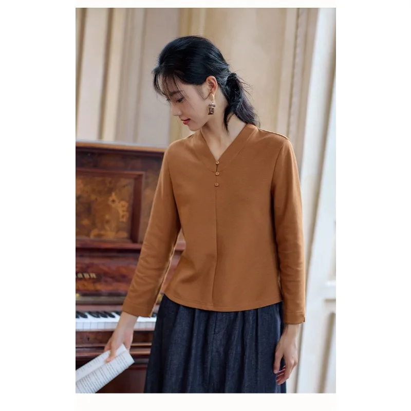 Elegant and Versatile Buttoned Solid Color Pullover Caramel V-neck Long-sleeved Slim Fashion Casual Top