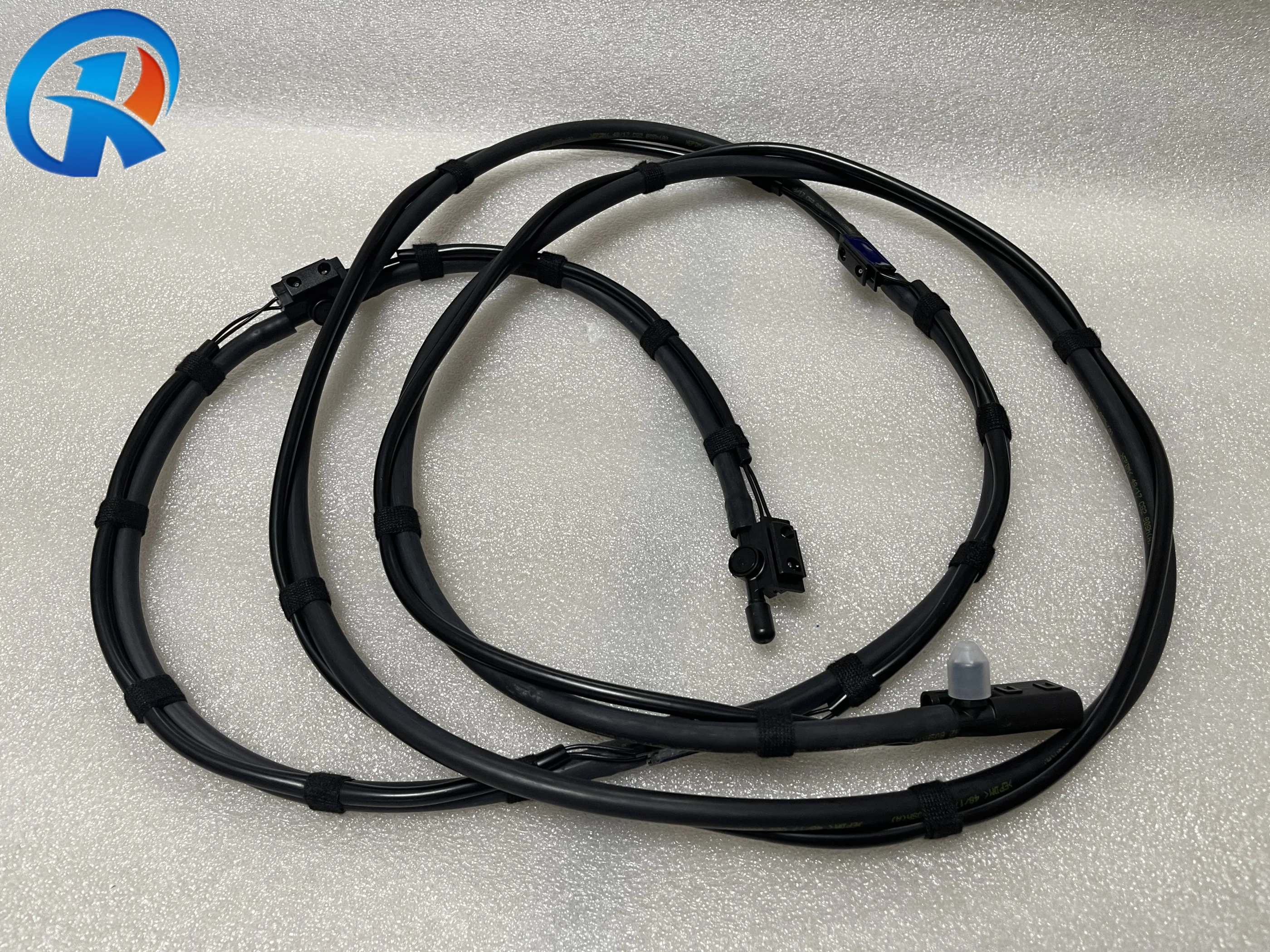 

Front Windshield Washer Hose Black Plastic Rubber 2218600292 For Mercedes-Benz W221 C216 S550 2007-2013 CL550 CL600 2007-2014